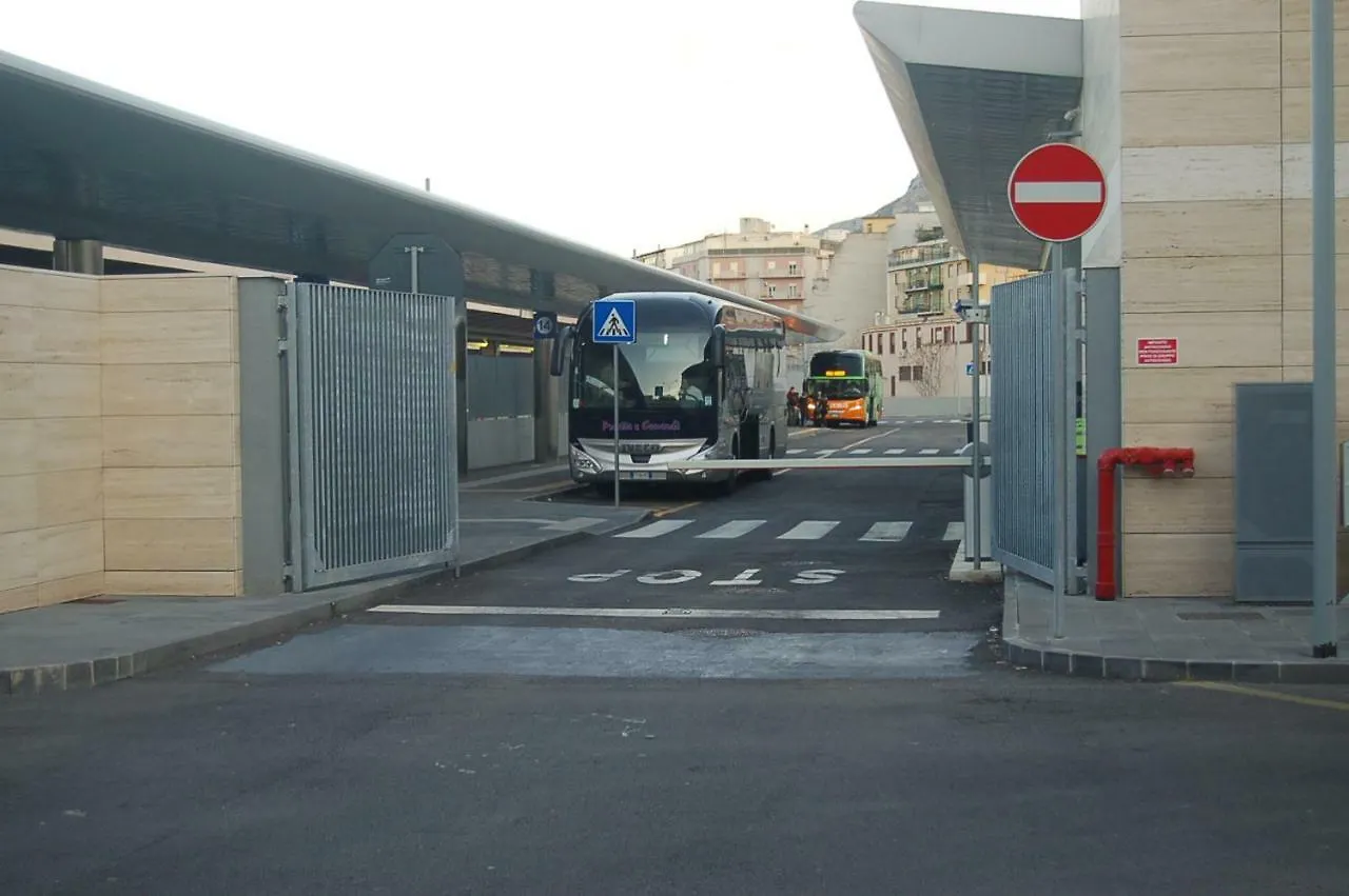 Bed & Breakfast Terminal Bus Cairoli Bed and Breakfast Palermo