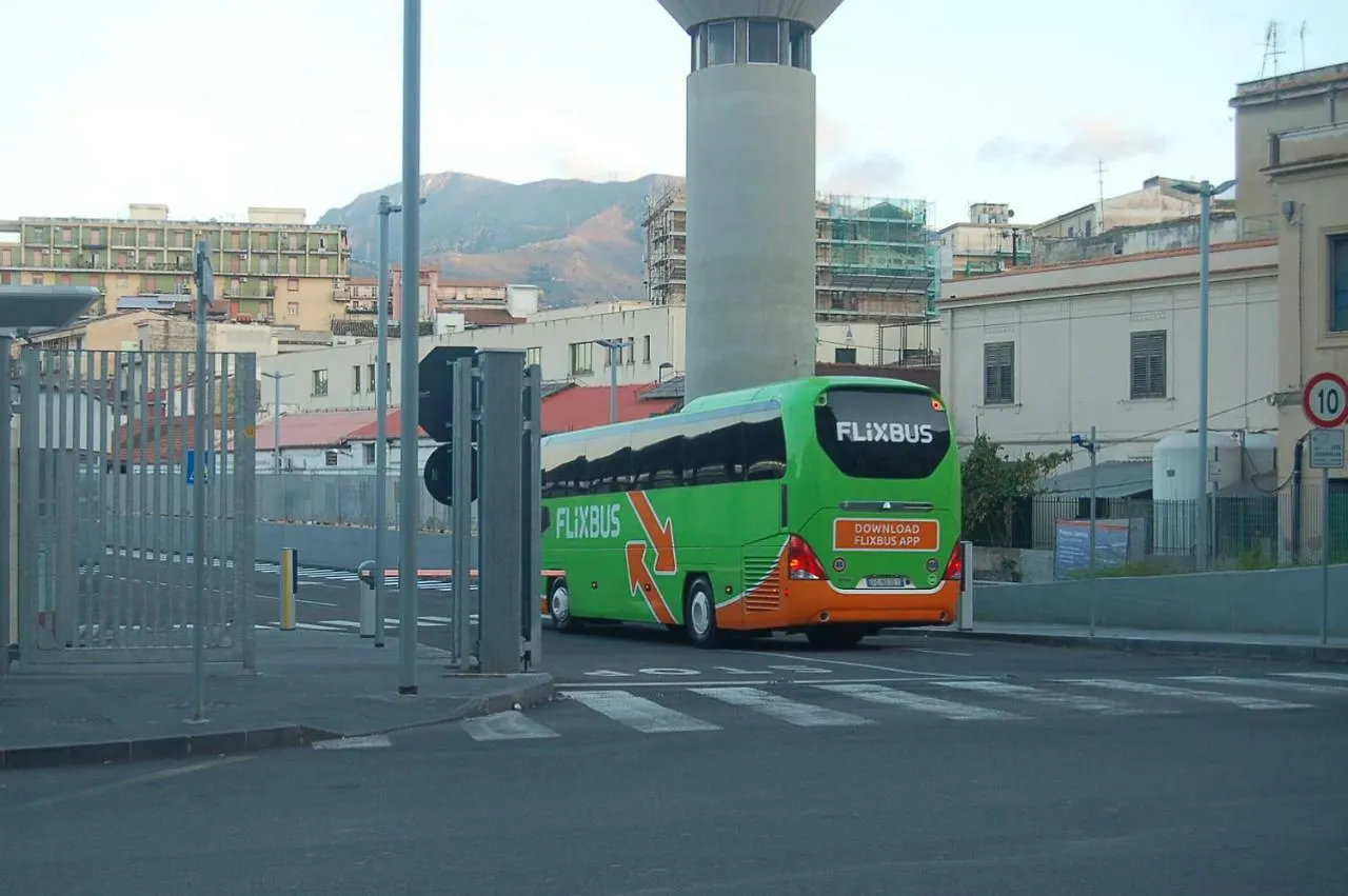 Terminal Bus Cairoli Bed and Breakfast Palermo Bed & Breakfast