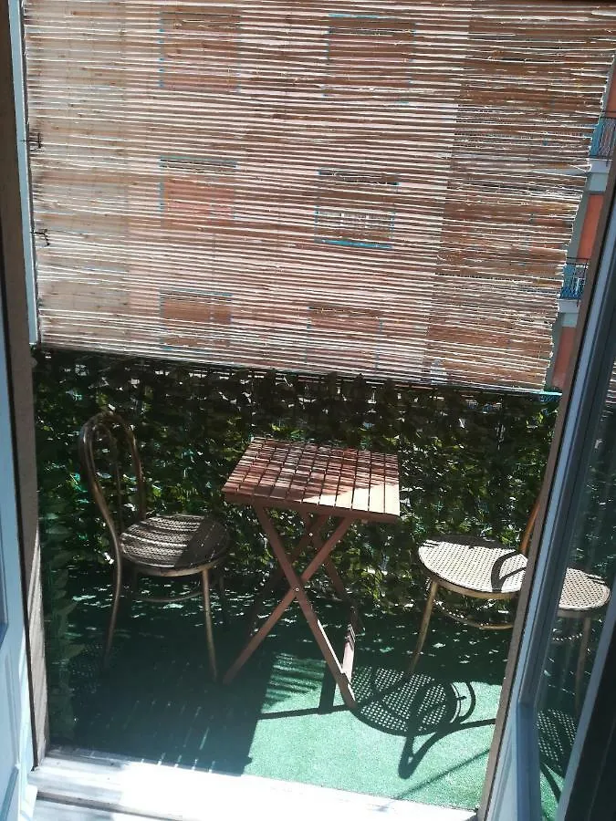 Terminal Bus Cairoli Bed and Breakfast Palermo Bed & Breakfast